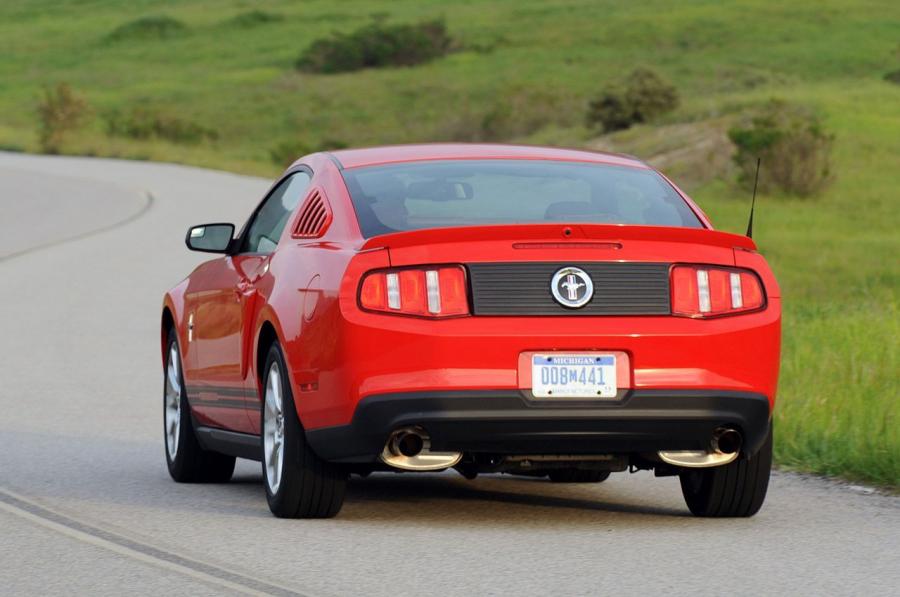  Ford Mustang V6 2011 года  (фото 71 из 93)